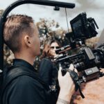 Filmcrew beim Outdoor-Dreh – kreative Videoagentur für Unternehmen