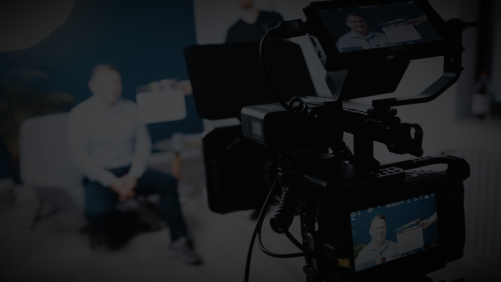 Kamerateam dreht Bewerbungsszene – Recruitingfilm für Employer Branding