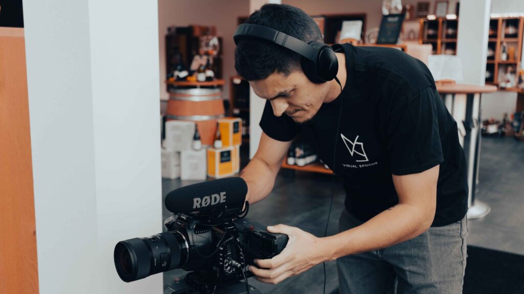 Videodreh einer Social Media Agentur mit professioneller Kamera- und Tontechnik